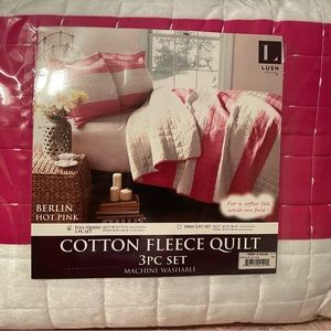 New in bag pink and white stripe quilt with  2 shams